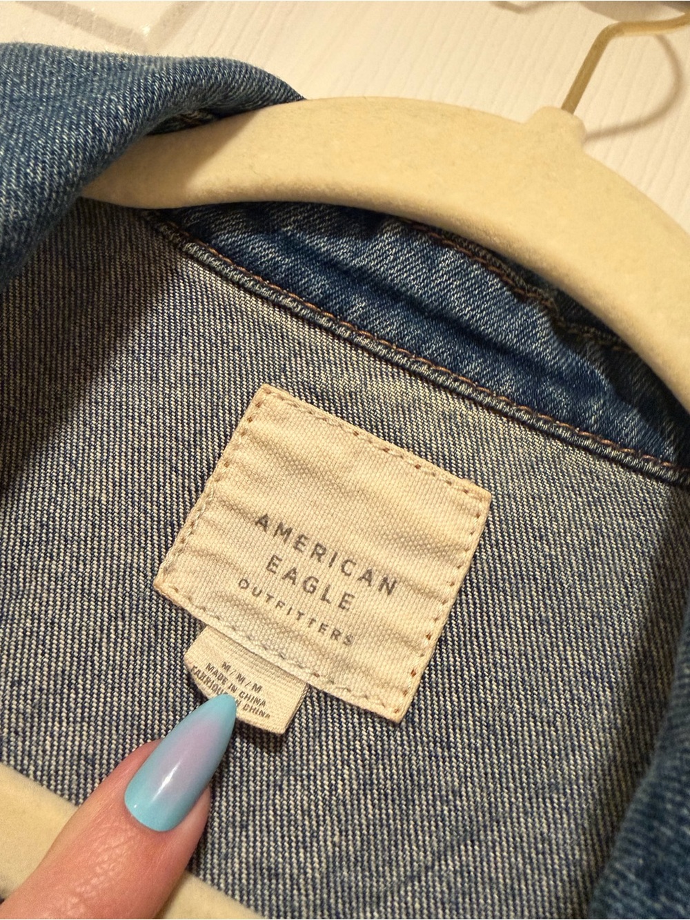 American Eagle Women’s Denim Jacket - Picture 3 of 3